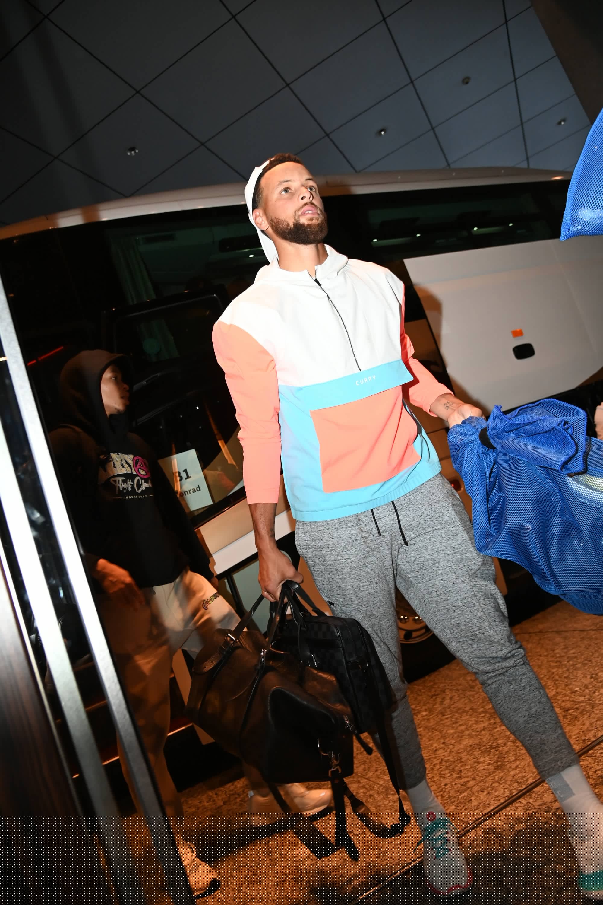 峰值同时在 峰值同时在