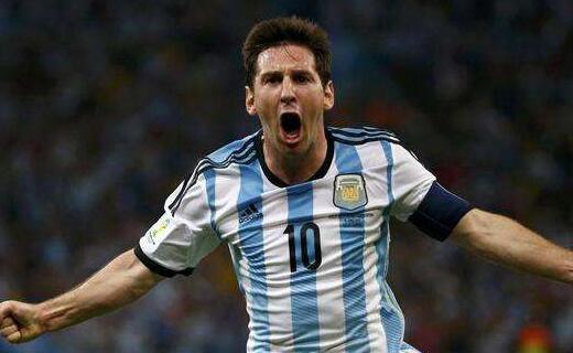 在禁区前两 在禁区前两